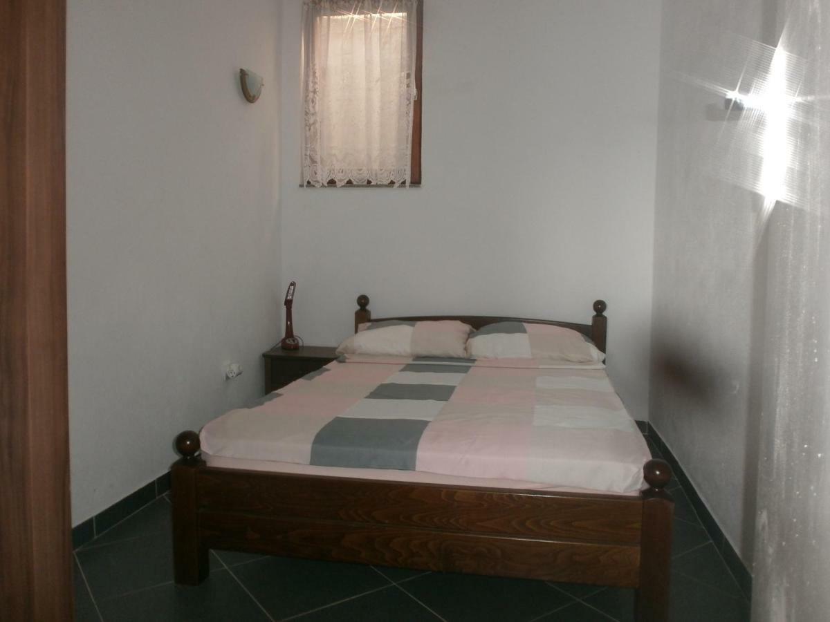 Apartmani Lastro Jesenice  Exterior photo
